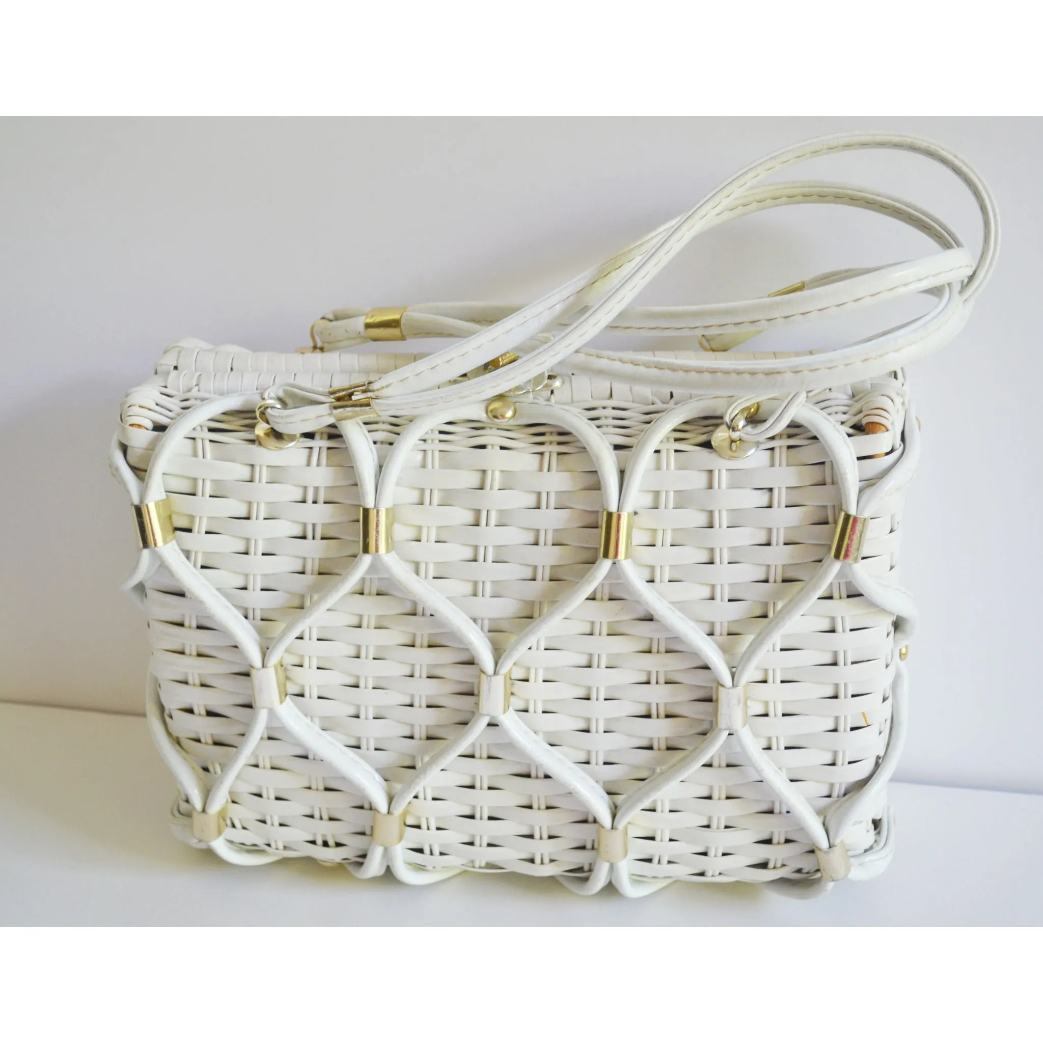 White Looped Wicker Purse By W.T. Grant