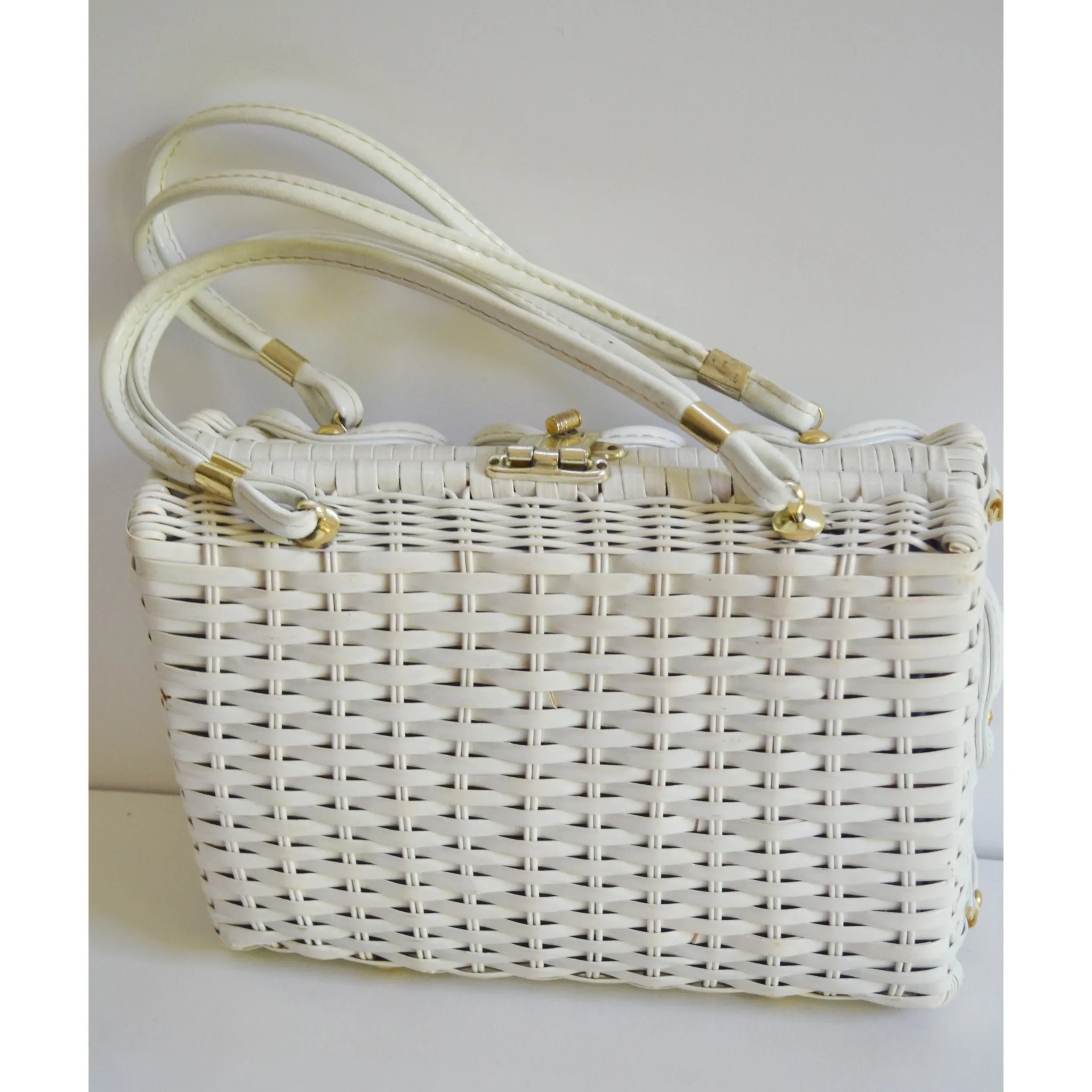 White Looped Wicker Purse By W.T. Grant