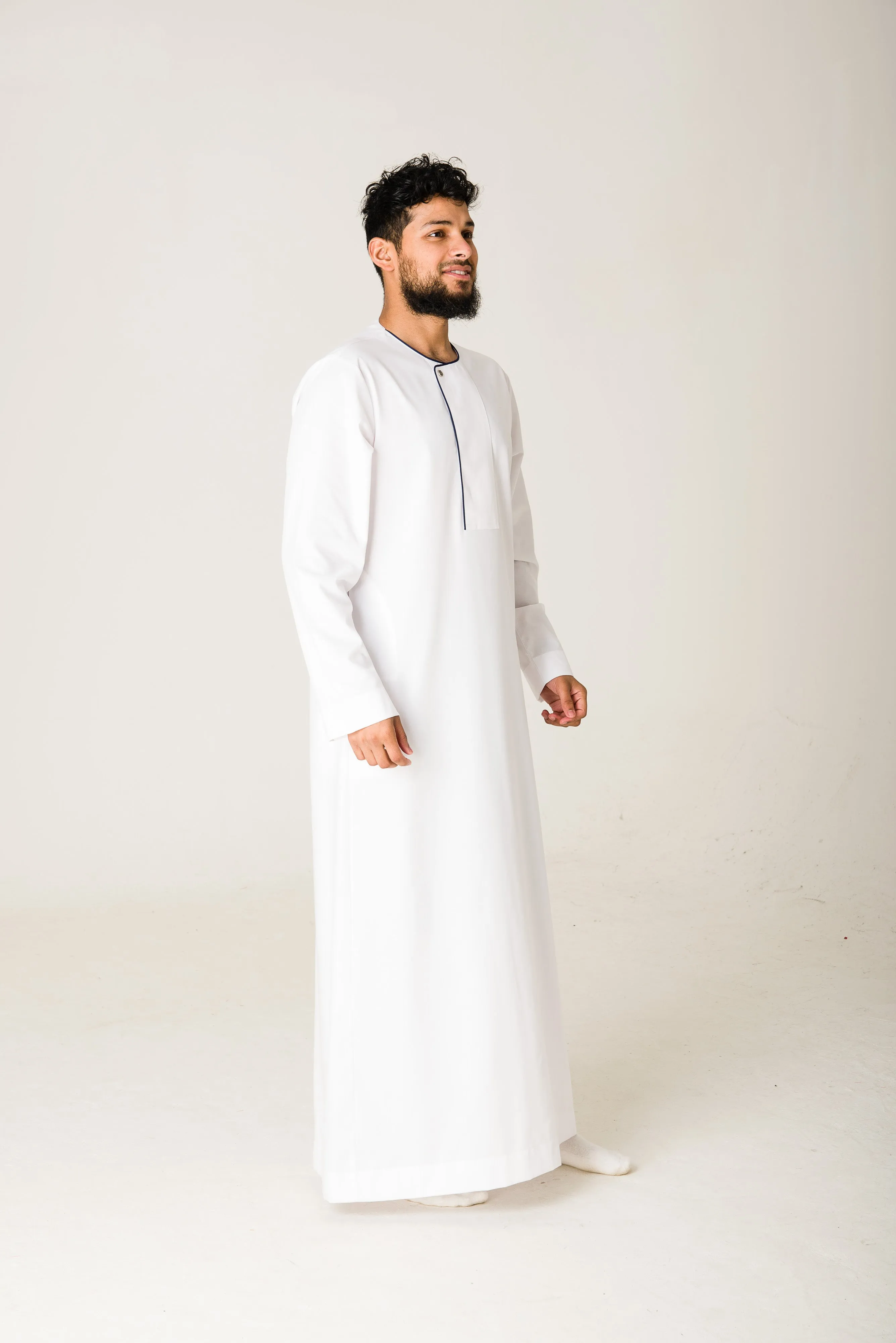 White Piping Stud Thobe