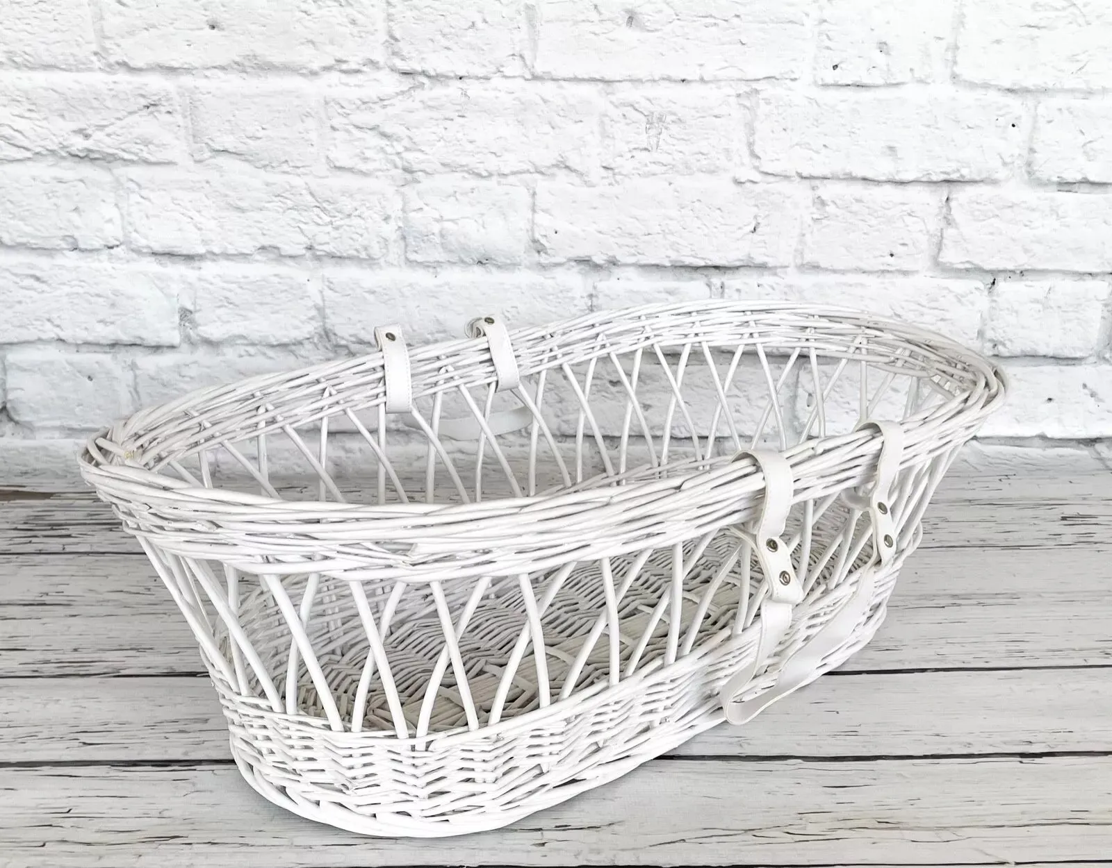 White Wicker Moses Basket With Leather Look Handle