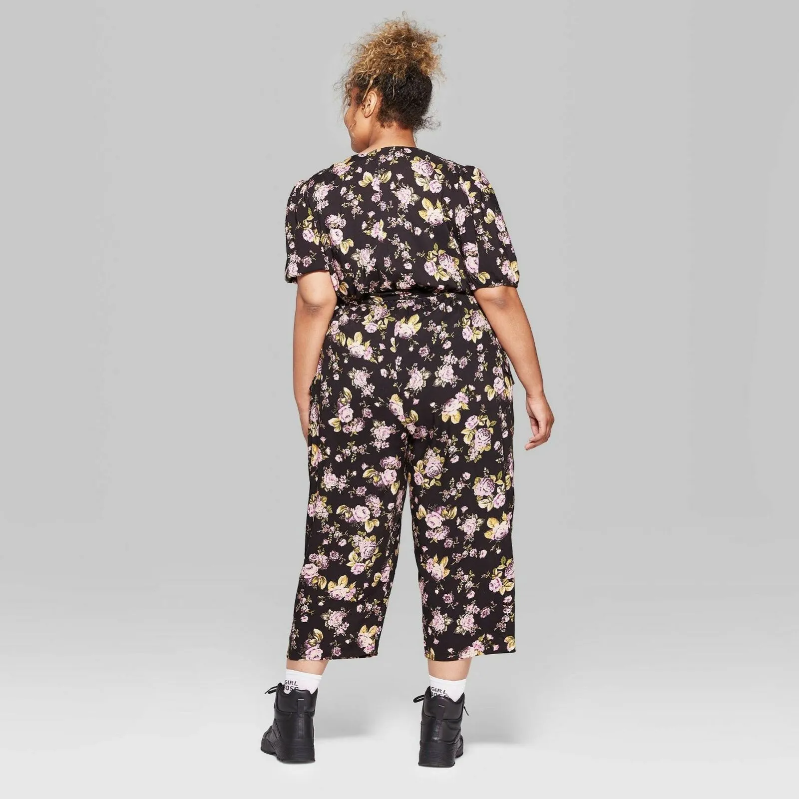 Wild Fable Women's Floral Print 3/4 Sleeve V-Neck Belted Jumpsuit