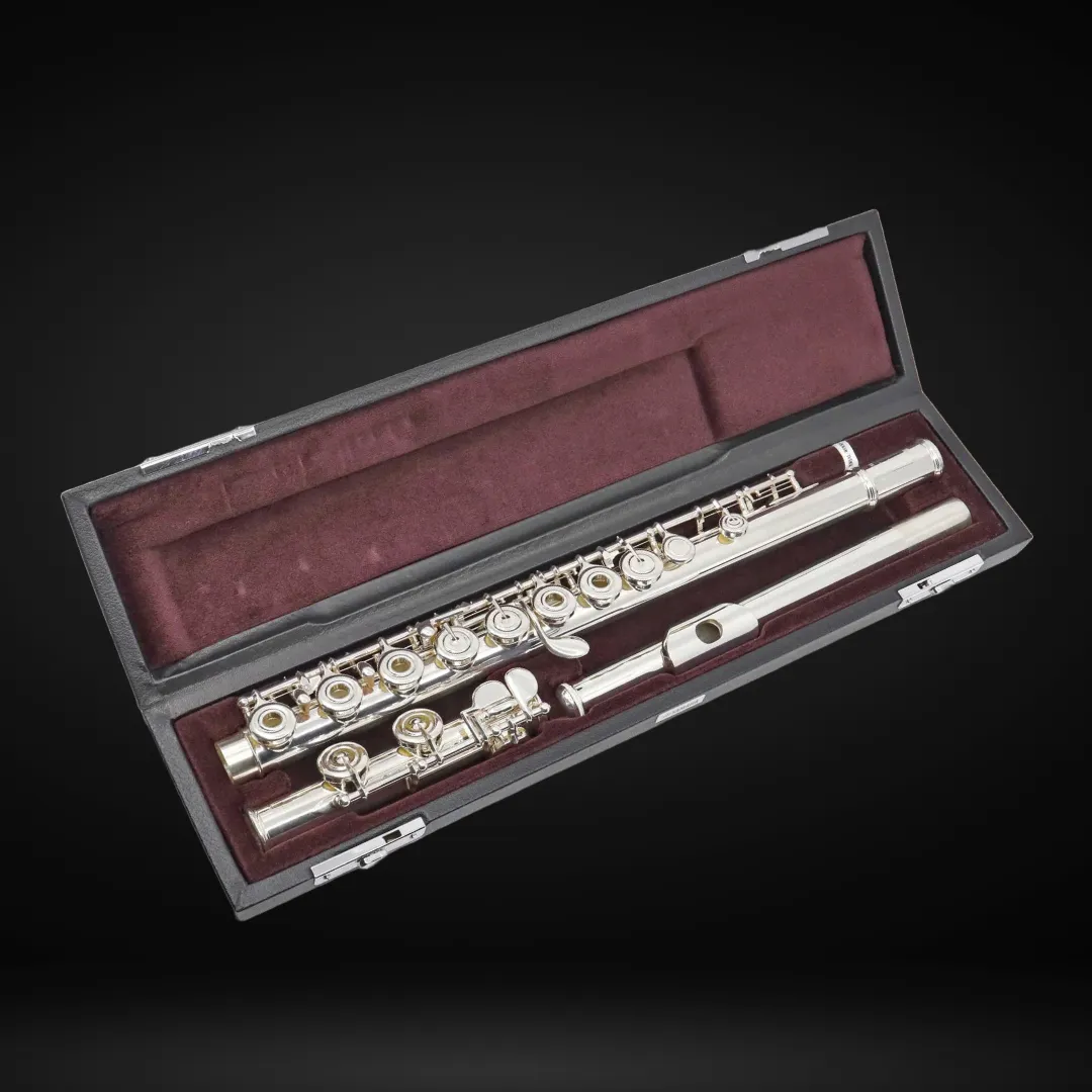 Yamaha YFL-482HGL Intermediate Flute B-Footjoint w/Gizmo Key, Gold-Plated Lip Plate & Case